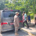 Satpol PP dan Damkar Kabupaten Madiun Evakuasi ODGJ di Saradan, Dibawa ke RSJ Sidoarjo